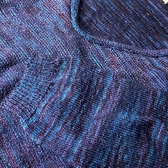 Hand Knit off shoulder Sweater V-Neck Long Sleeve Purple & Blue Size L handmade - Picture 5 of 6